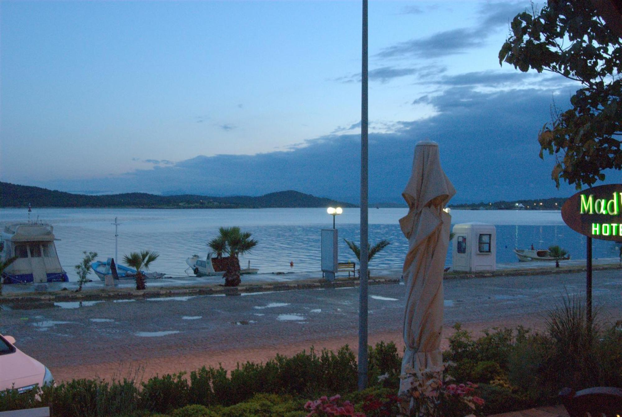 Aliye Hanim Hotel Ayvalı Exterior foto