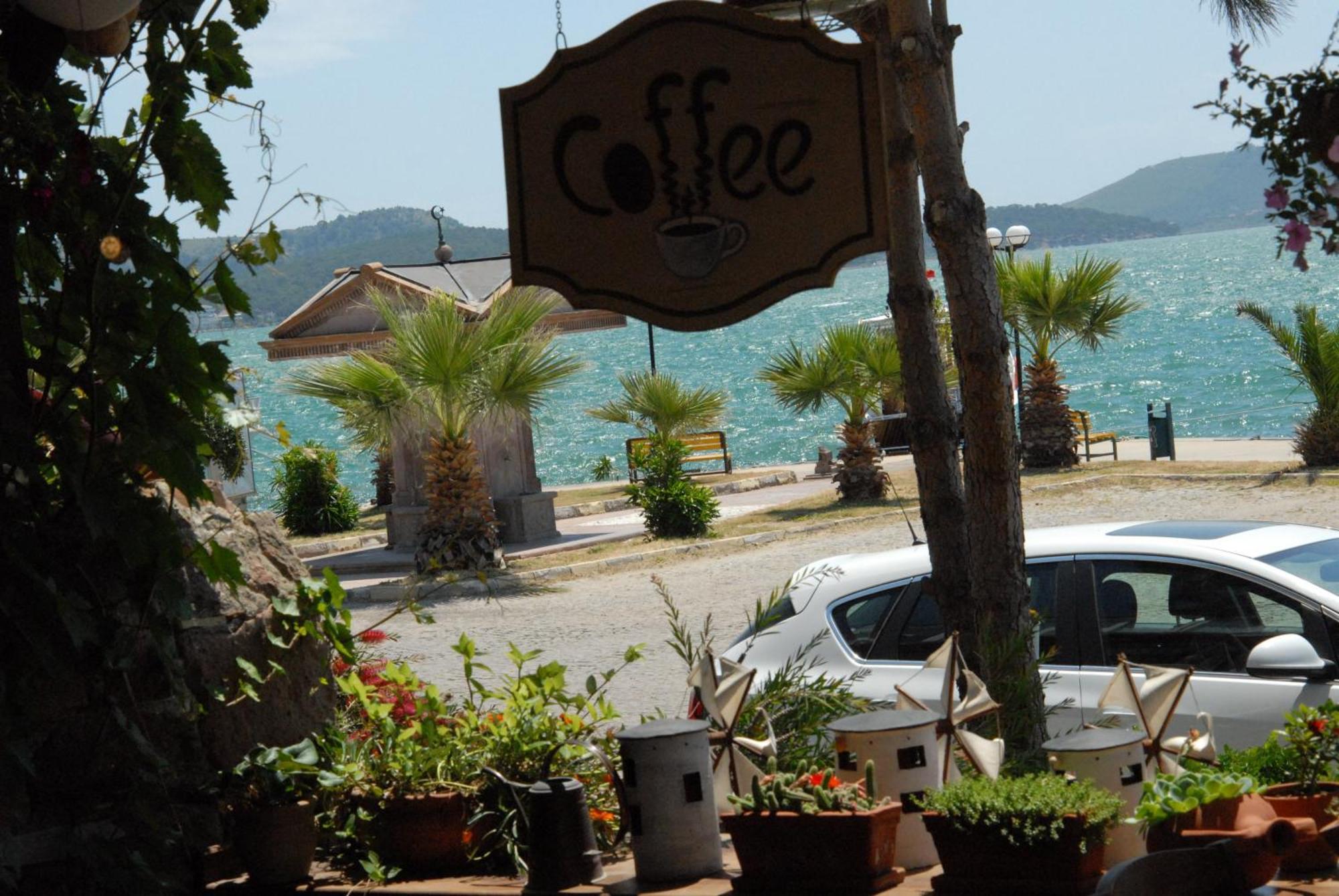 Aliye Hanim Hotel Ayvalı Exterior foto